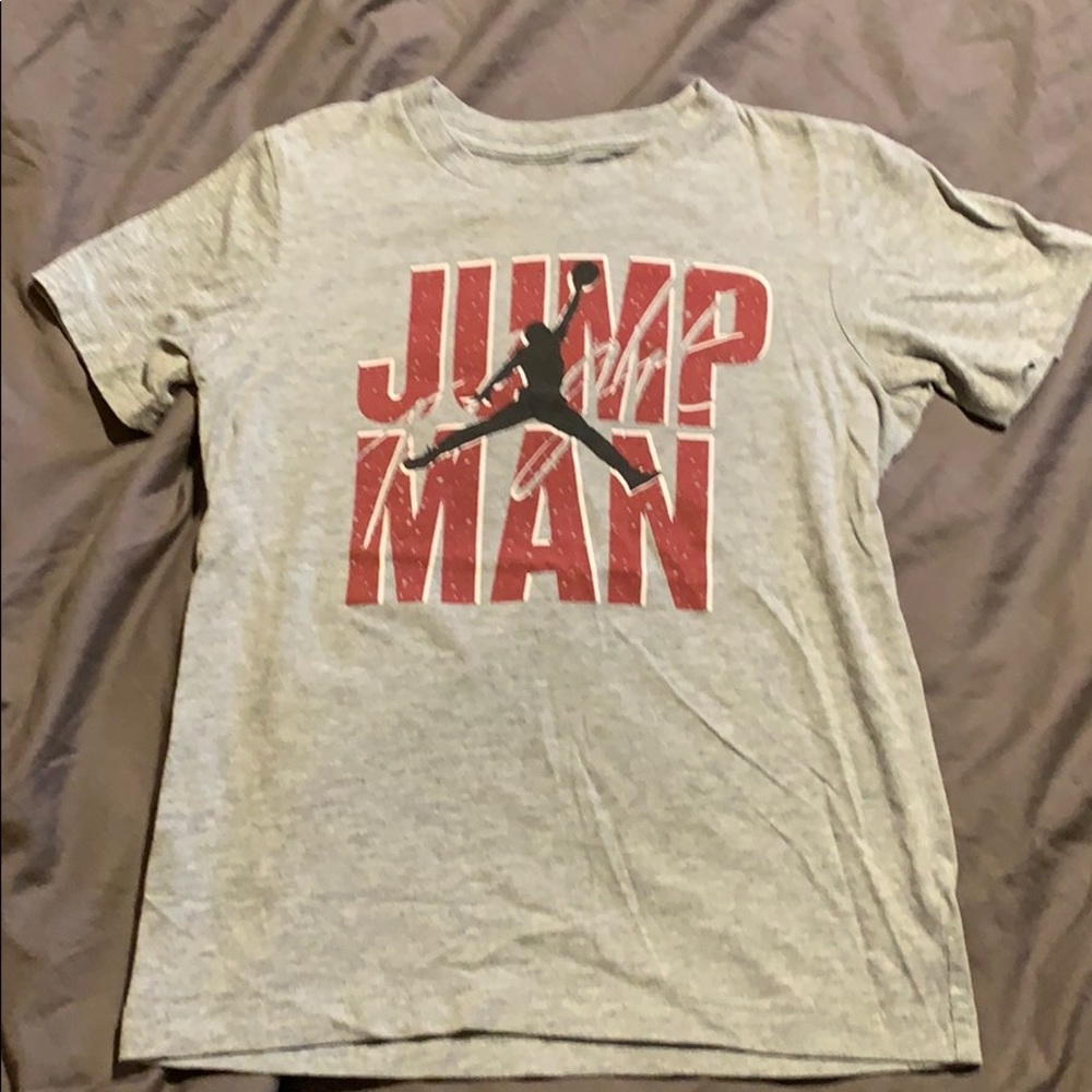 Boys size small Jordan T-shirt
